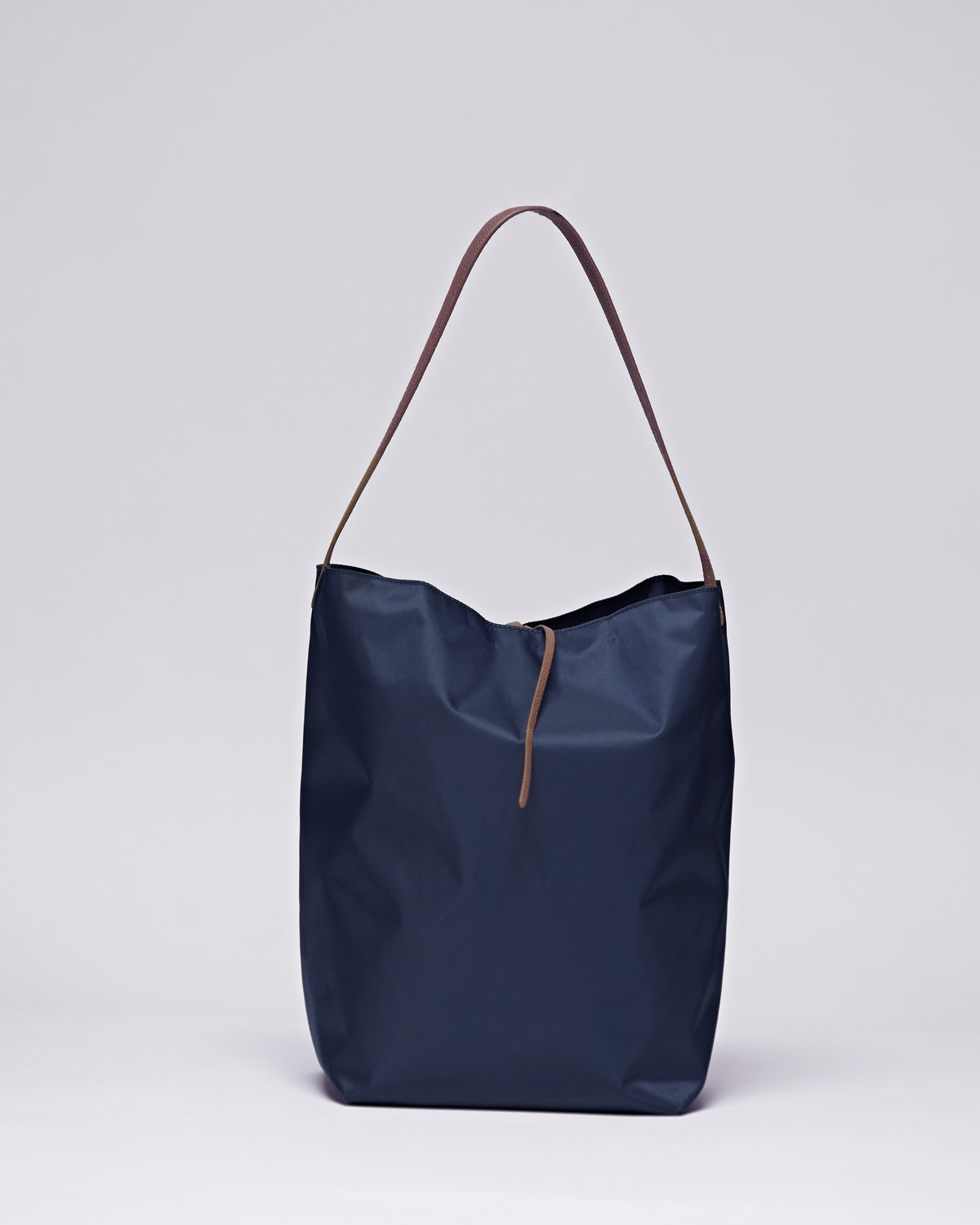 Inès - Navy  (Pre-order)