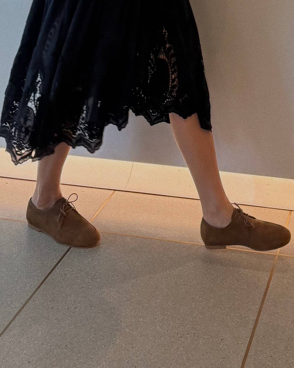 Evelyne - Suede in Walnut