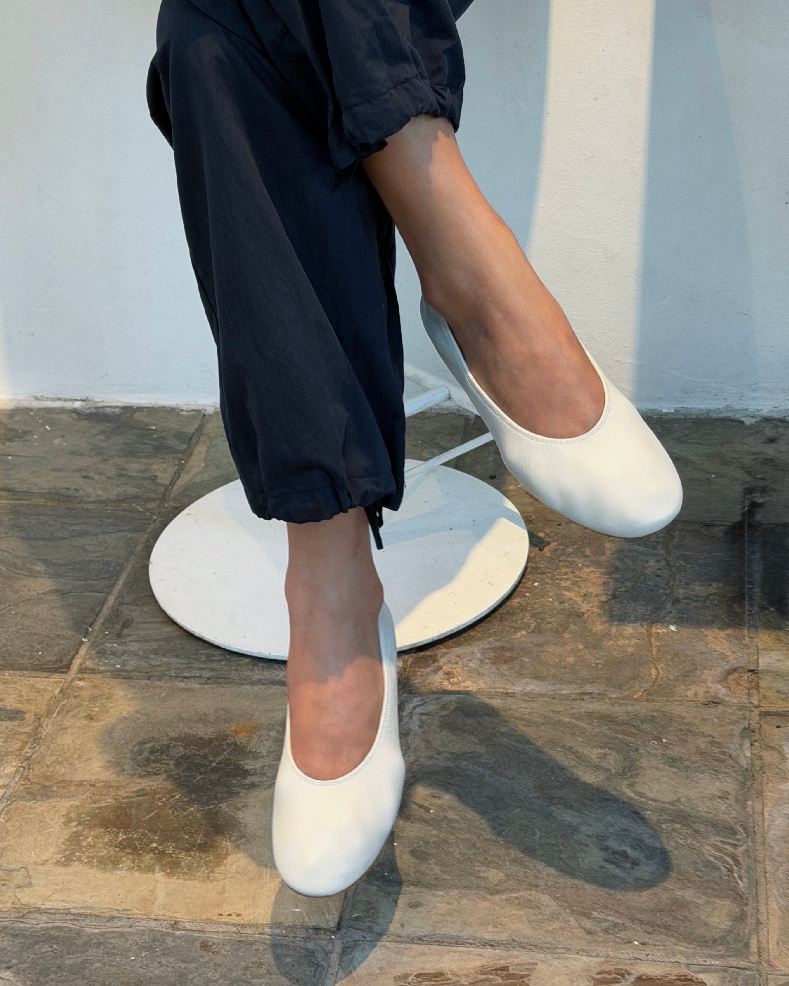 Marguerite - Leather in Warm White